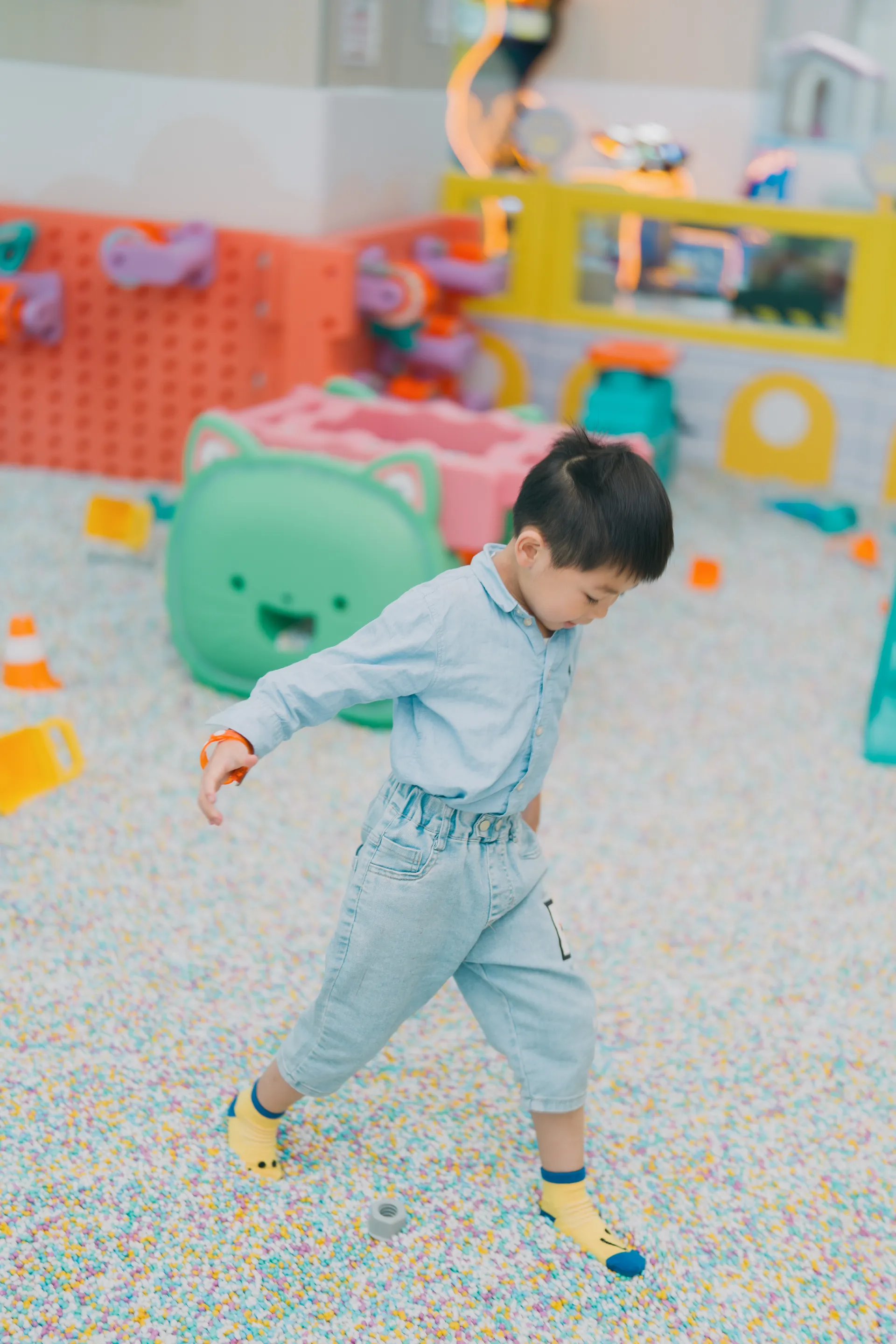 Play facility